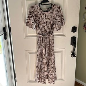 Flowy cheetah print flutter sleeve Size Large